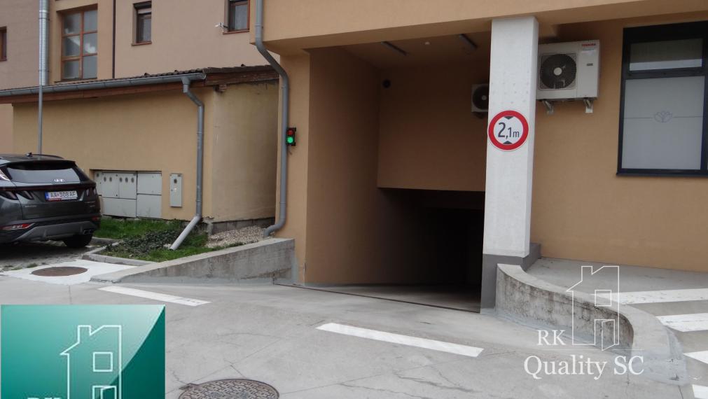 NA PRENÁJOM - GARÁŽOVÉ STÁTIA v centre mesta SENEC