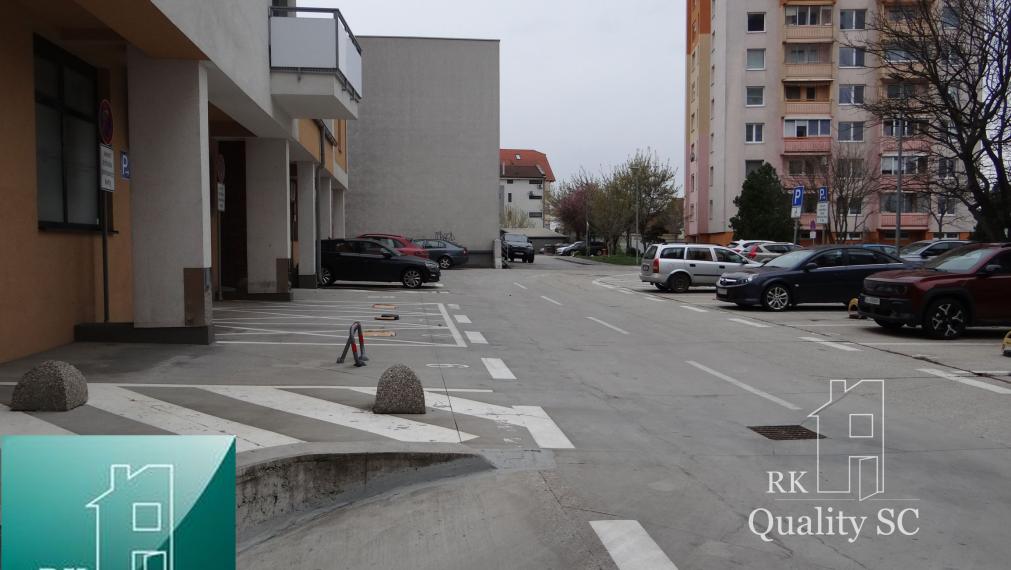 NA PRENÁJOM - GARÁŽOVÉ STÁTIA v centre mesta SENEC