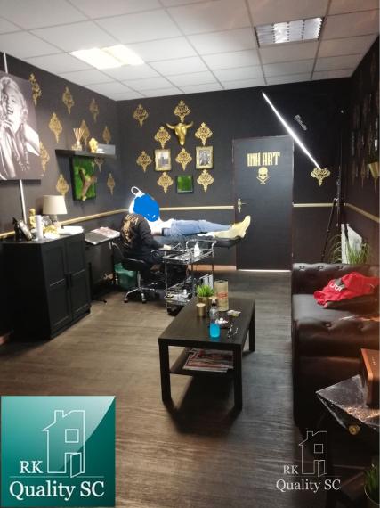 NA PREDAJ – polyfunkčný objekt v úplnom centre mesta Senec - obchodný priestor na prízemí a kancelárie na poschodí - pri pešej zóne