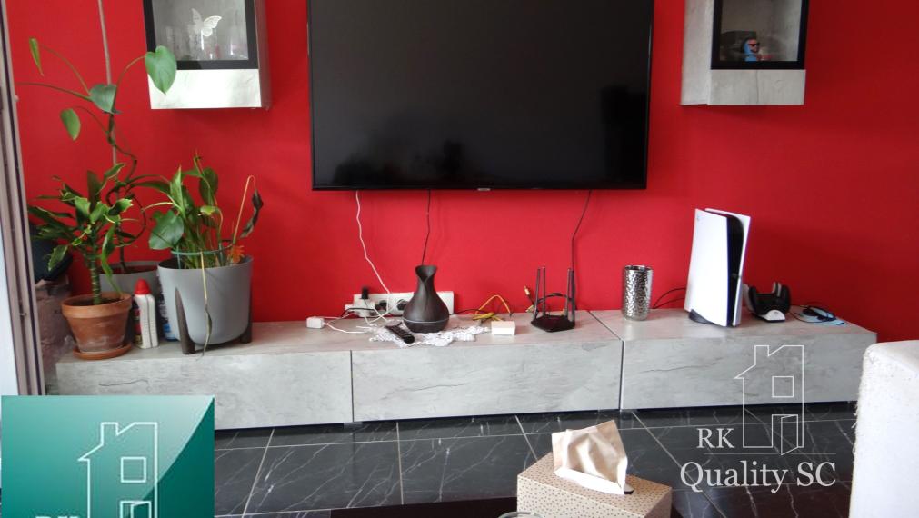 SENEC - NA PREDAJ NOVOSTAVBA-2 izbový čiastočne zariadený byt s terasou, záhradou a vlastným parkingom pre 2 autá - Holubia ul. - NOVÁ TEHELŇA v Senci