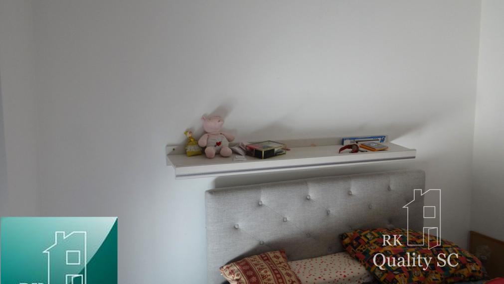 SENEC - NA PREDAJ NOVOSTAVBA-2 izbový čiastočne zariadený byt s terasou, záhradou a vlastným parkingom pre 2 autá - Holubia ul. - NOVÁ TEHELŇA v Senci