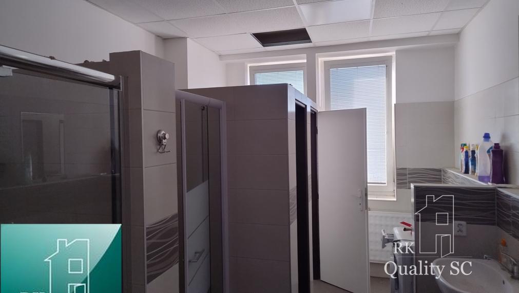 NA PREDAJ – skladový objekt s ubytovňou a kanceláriami v Bratislave III