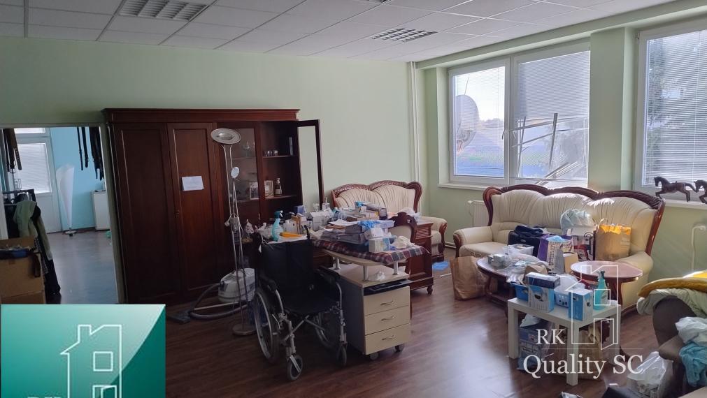 NA PREDAJ – skladový objekt s ubytovňou a kanceláriami v Bratislave III