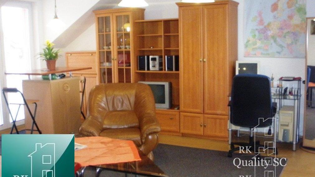 NA PRENÁJOM - krásny 1 izbový byt zariadený s terasou v tehlovom dome v tichej lokalite