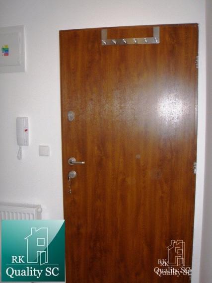 NA PRENÁJOM - krásny 1 izbový byt zariadený s terasou v tehlovom dome v tichej lokalite