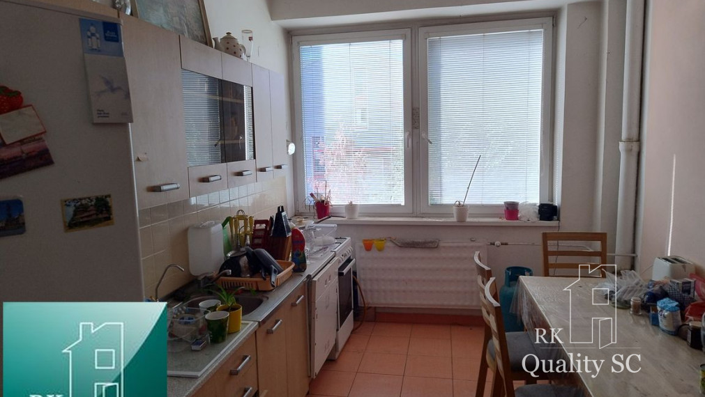 BRATISLAVA III. - RAČA - NA PREDAJ - priemyselný objekt s polyfunkčnou budovou s veľkou halou, ubytovacími a kancelárskymi priestormi v Bratislave