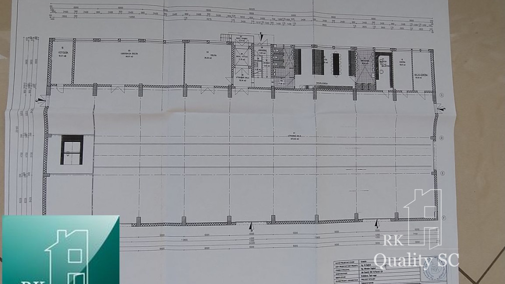 BRATISLAVA III. - RAČA - NA PREDAJ - priemyselný objekt s polyfunkčnou budovou s veľkou halou, ubytovacími a kancelárskymi priestormi v Bratislave