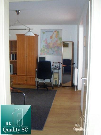 NA PRENÁJOM - krásny 1 izbový byt zariadený s terasou v tehlovom dome v tichej lokalite v SENCI