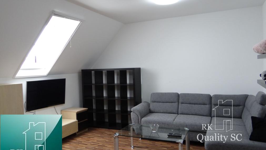 NA PRENÁJOM – nadrozmerný 2-i byt v rodinnom dome s parkovacím státím v blízkosti centra mesta SENEC