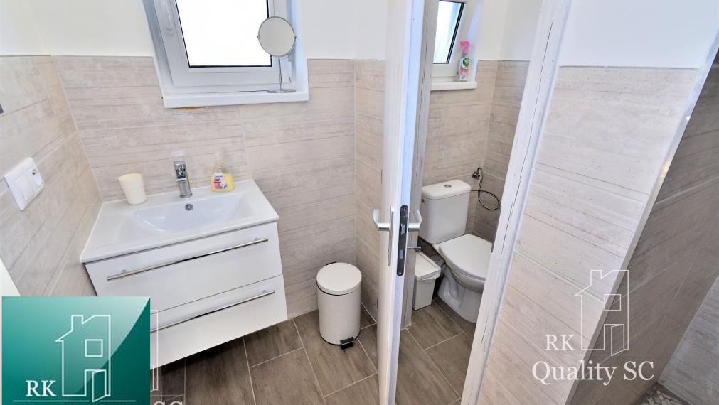 SENEC – SLNEČNÉ JAZERÁ JUH – NA PREDAJ - romantická rekreačná chata s výhodami domu po rekonštrukcii s prístupom na pláž
