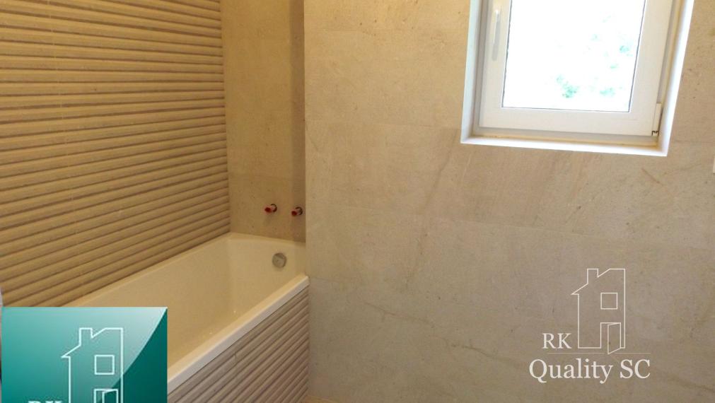 REZERVOVANÉ - SENEC – SLNEČNÉ JAZERÁ JUH – NA PREDAJ – novostavba 3 izbového bytu s fotovoltikou v rekreačnej dvoj-chate so záhradou a parkingom