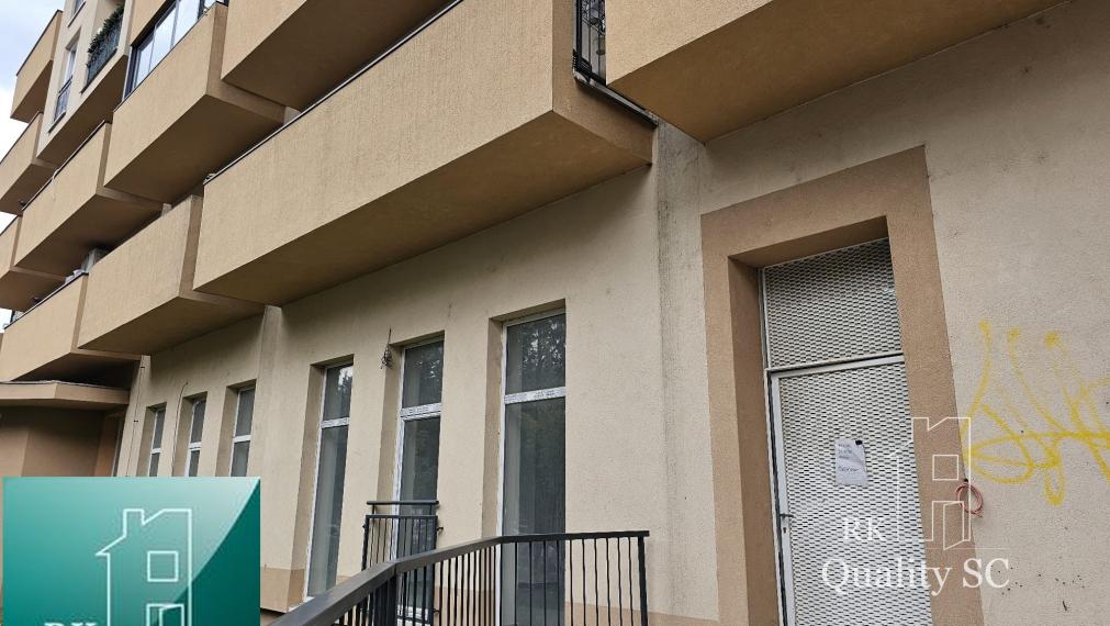PREDANÉ - SENEC - NA PREDAJ EXKLUZÍVNE IBA U NÁS - 2 izbový byt v centre mesta na Nám. 1. mája v Senci