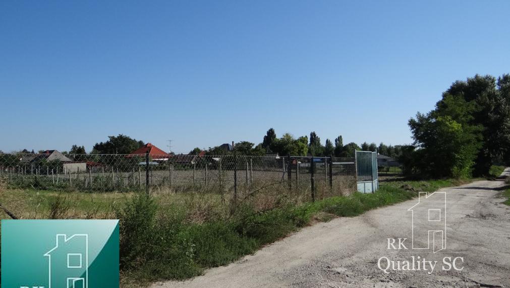 NA PREDAJ – JELKA okr. GALANTA - stavebný pozemok v dobrej lokalite v celku alebo s rôznymi výmerami podľa dopytu od 500 do 2000 m2