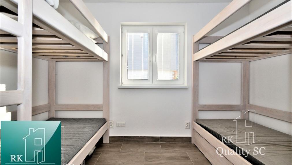 SENEC – SLNEČNÉ JAZERÁ JUH – NA PREDAJ - romantická rekreačná chata po rekonštrukcii s prístupom na pláž