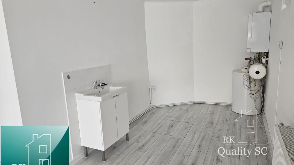 SENEC – obchodný priestor - kancelária - salón, na Lichnerovej ulici v centre mesta