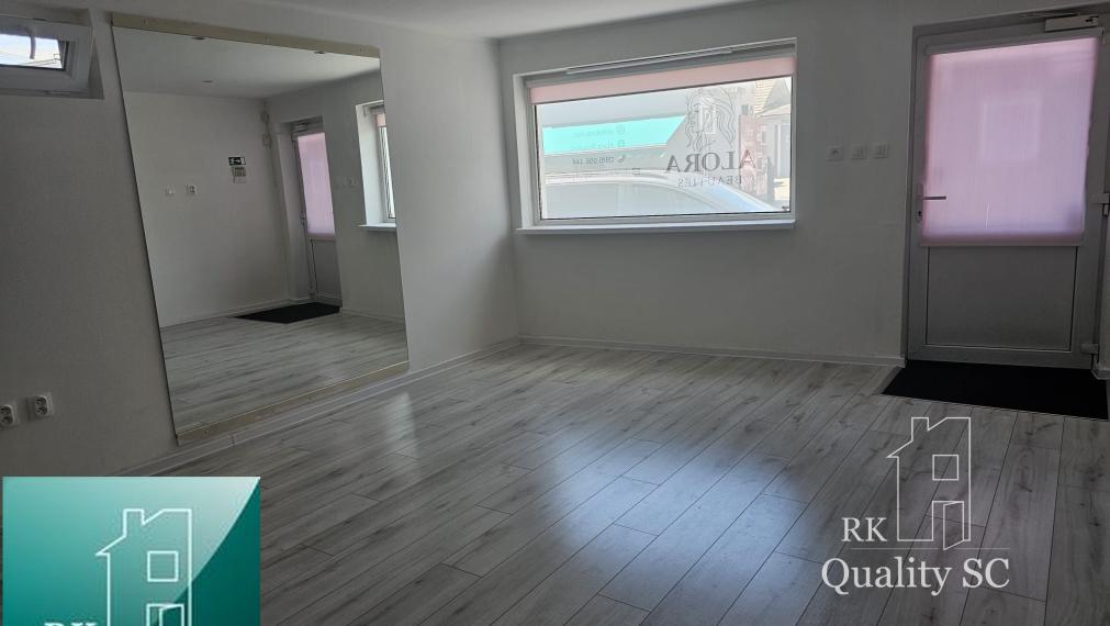 SENEC – obchodný priestor - kancelária - salón, na Lichnerovej ulici v centre mesta