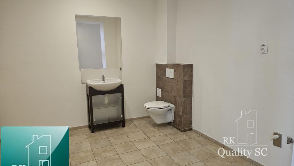 SENEC – obchodný priestor - kancelária - salón, na Lichnerovej ulici v centre mesta