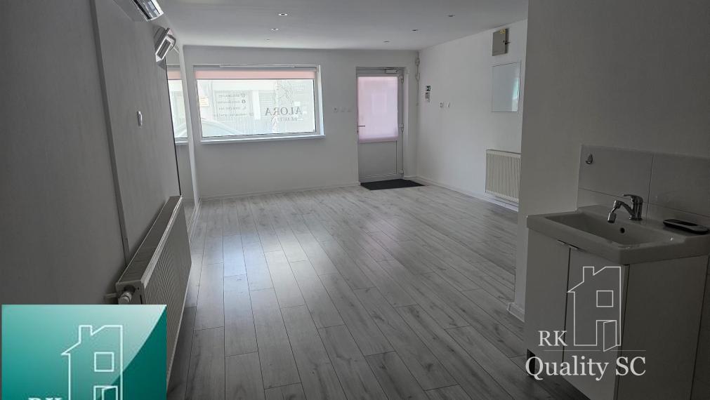 SENEC – obchodný priestor - kancelária - salón, na Lichnerovej ulici v centre mesta