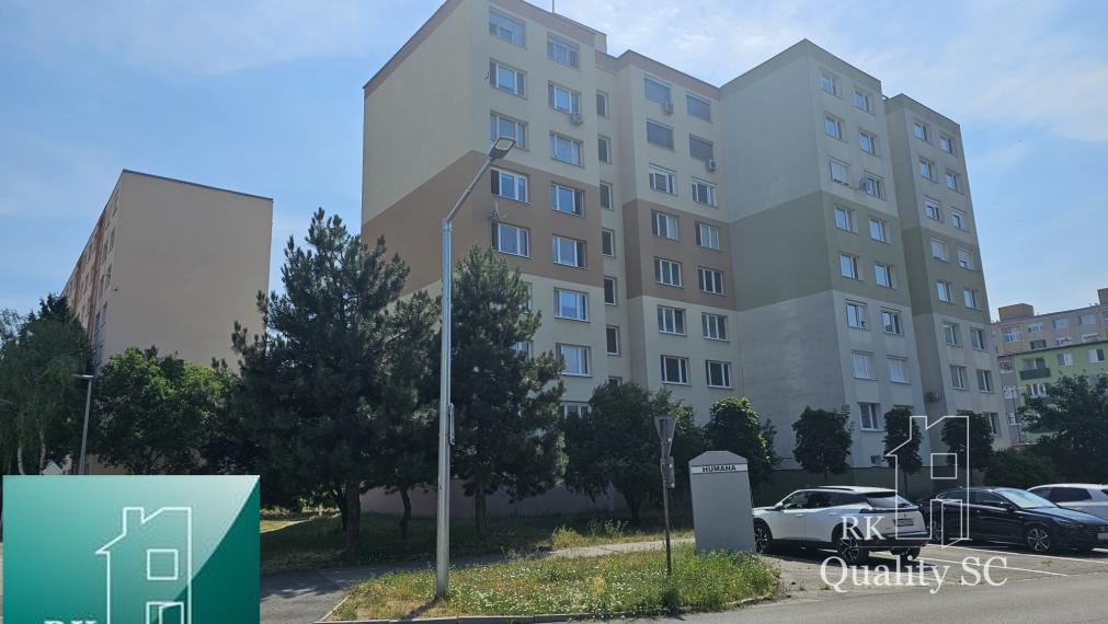 Senec - NA PREDAJ plnohodnotný  veľkometrážny 2 izbový byt v žiadanej lokalite v blízkosti centra