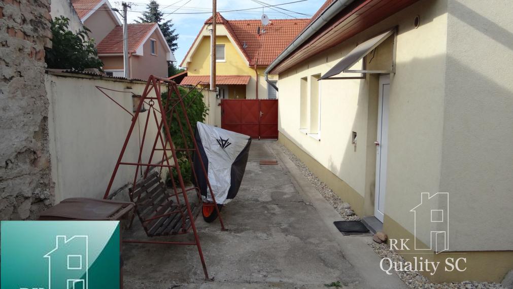 SENEC - EXKLUZÍVNE NA PREDAJ - starší 2 izb. samostatne stojaci RD so záhradným domom, ul. Robotnícka - blízko autobusovej stanice v Senci
