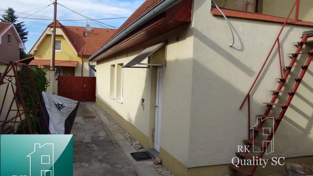 SENEC - EXKLUZÍVNE NA PREDAJ - starší 2 izb. samostatne stojaci RD so záhradným domom, ul. Robotnícka - blízko autobusovej stanice v Senci
