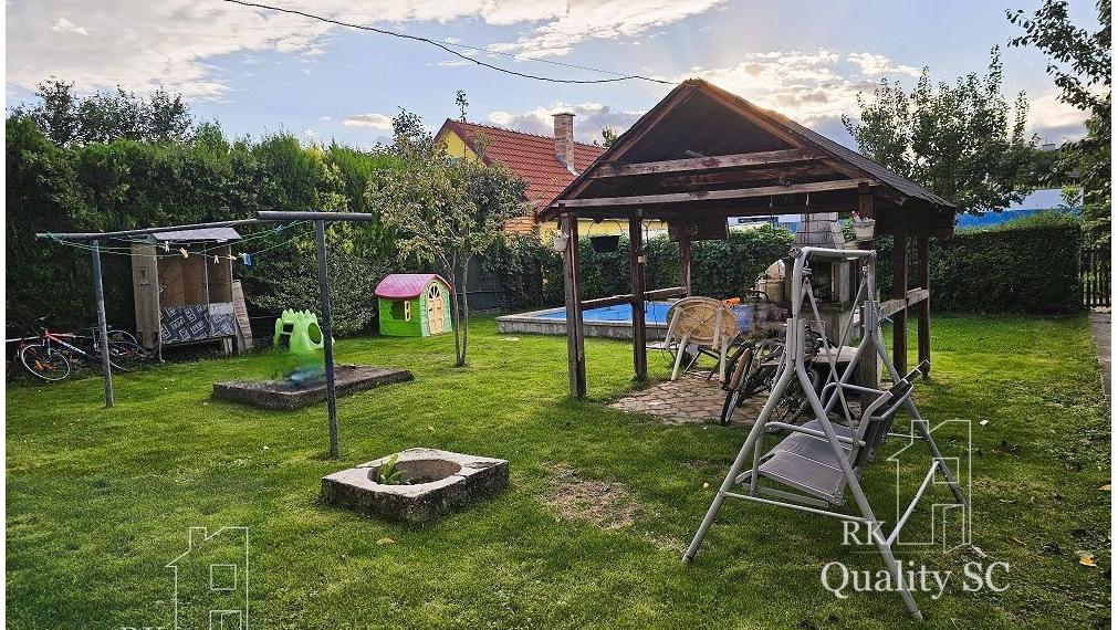 NOVÁ CENA - Okr. Senec - TUREŇ - EXKLUZÍVNE NA PREDAJ rodinný dom na 8 á pozemku s veľkometrážnymi izbami
