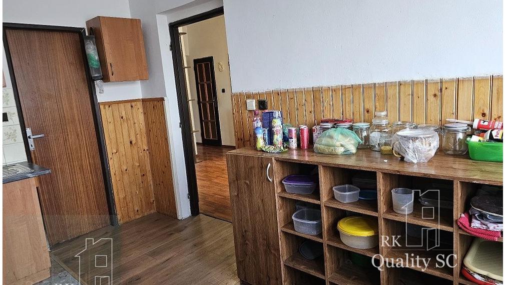 NOVÁ CENA - Okr. Senec - TUREŇ - EXKLUZÍVNE NA PREDAJ rodinný dom na 8 á pozemku s veľkometrážnymi izbami
