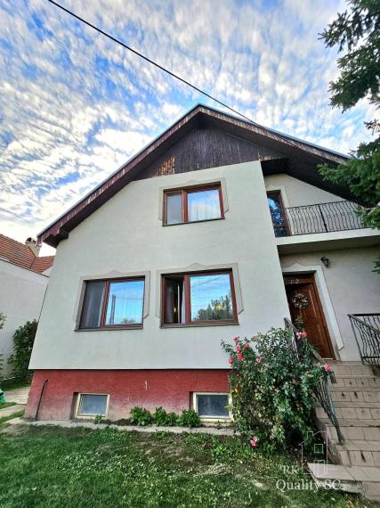 REZERVOVANÉ - NOVÁ CENA - Okr. Senec - TUREŇ - EXKLUZÍVNE NA PREDAJ rodinný dom na 8 á pozemku s veľkometrážnymi izbami