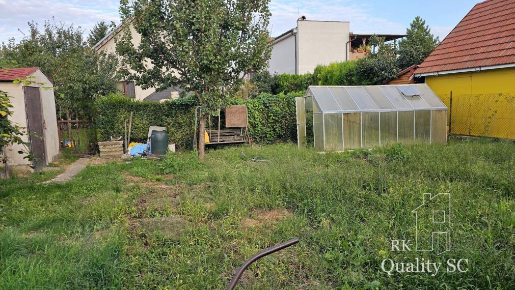 REZERVOVANÉ - NOVÁ CENA - Okr. Senec - TUREŇ - EXKLUZÍVNE NA PREDAJ rodinný dom na 8 á pozemku s veľkometrážnymi izbami