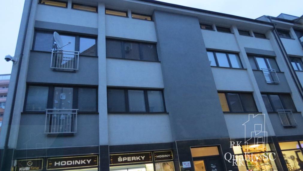 NA PRENÁJOM – moderný 2 izbový byt kompletne zariadený v centre mesta s parkovacím miestom - SENEC