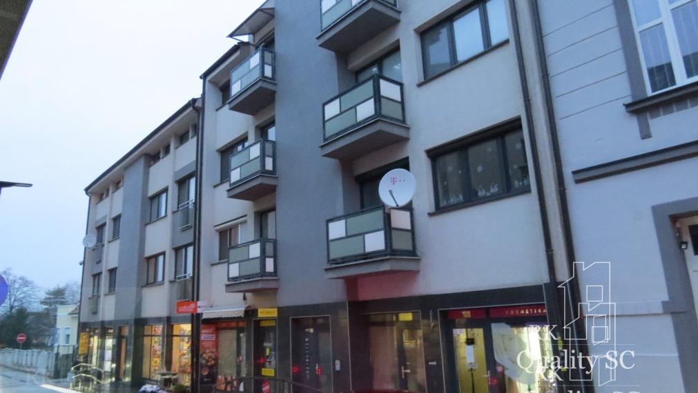 NA PRENÁJOM – moderný 2 izbový byt kompletne zariadený v centre mesta s parkovacím miestom - SENEC