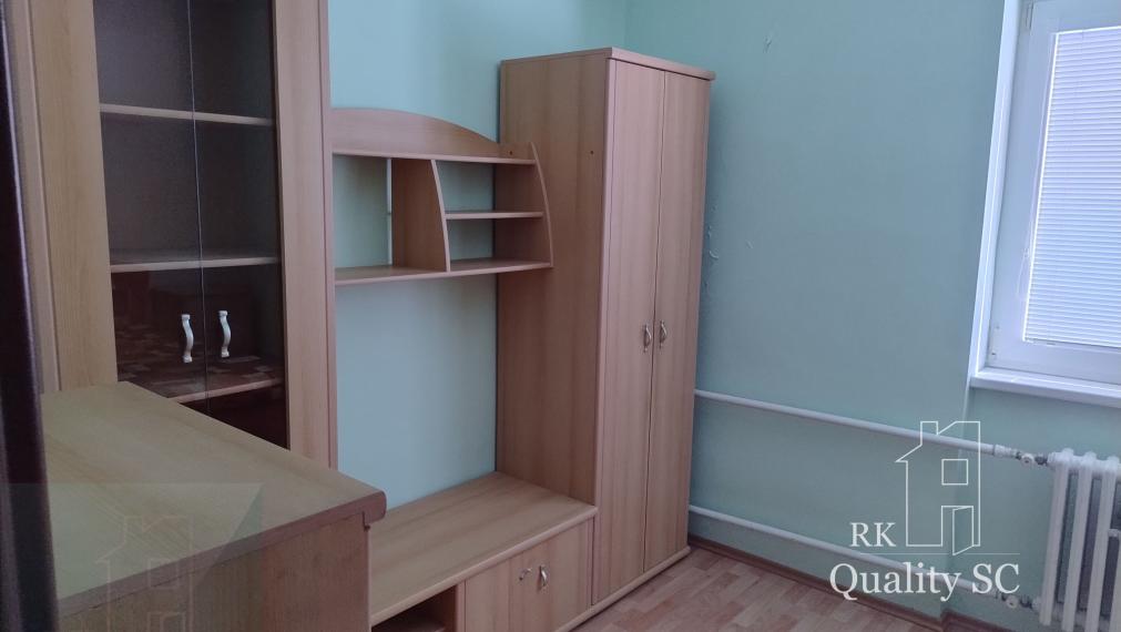 HAMULIAKOVO – NA PREDAJ – starší 5 izbový rodinný dom po čiastočnej rekonštrukcii v tichej lokalite pri Bratislave 