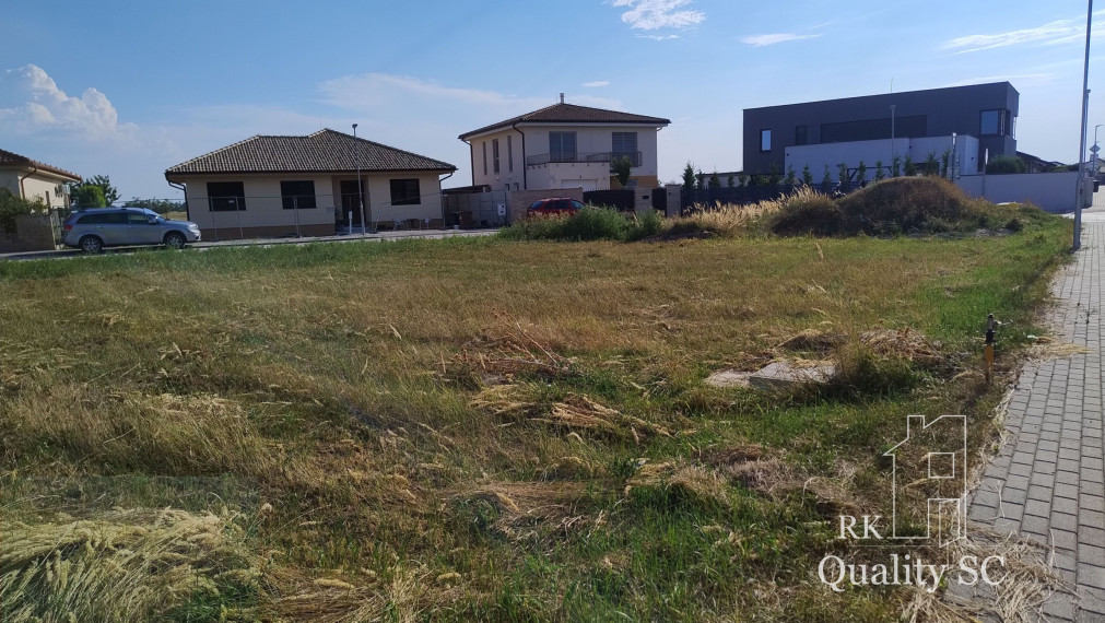 SENEC - NA PREDAJ exkluzívny stavebný pozemok pre rodinné domy - JUŽNÁ BRÁNA
