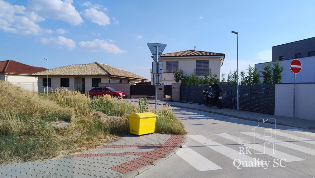 SENEC - NA PREDAJ exkluzívny stavebný pozemok pre rodinné domy - JUŽNÁ BRÁNA