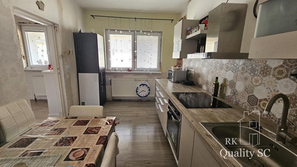 Okres Trnava- obec Pavlice – nehnuteľnosť s potenciálom - 4 izb. RD v centre obce s veľkým pozemkom 984 m2 