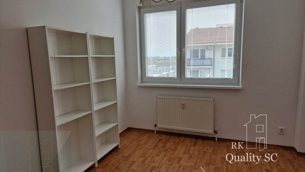 Senec - NA PREDAJ zaujímavý 3 izbový byt v zateplenej bytovke v blízkosti Strieborného jazera v Senci
