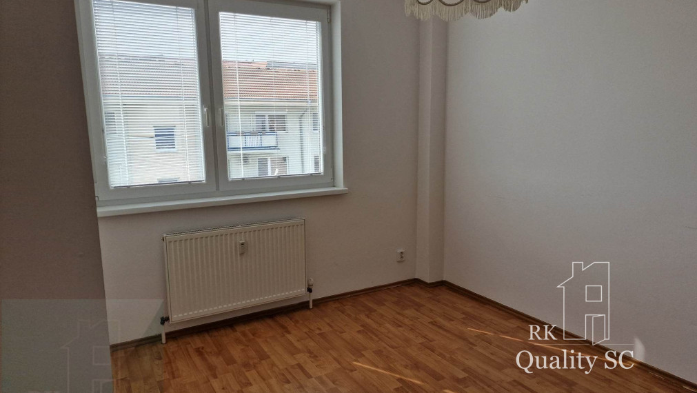 Senec - NA PREDAJ zaujímavý 3 izbový byt v zateplenej bytovke v blízkosti Strieborného jazera v Senci