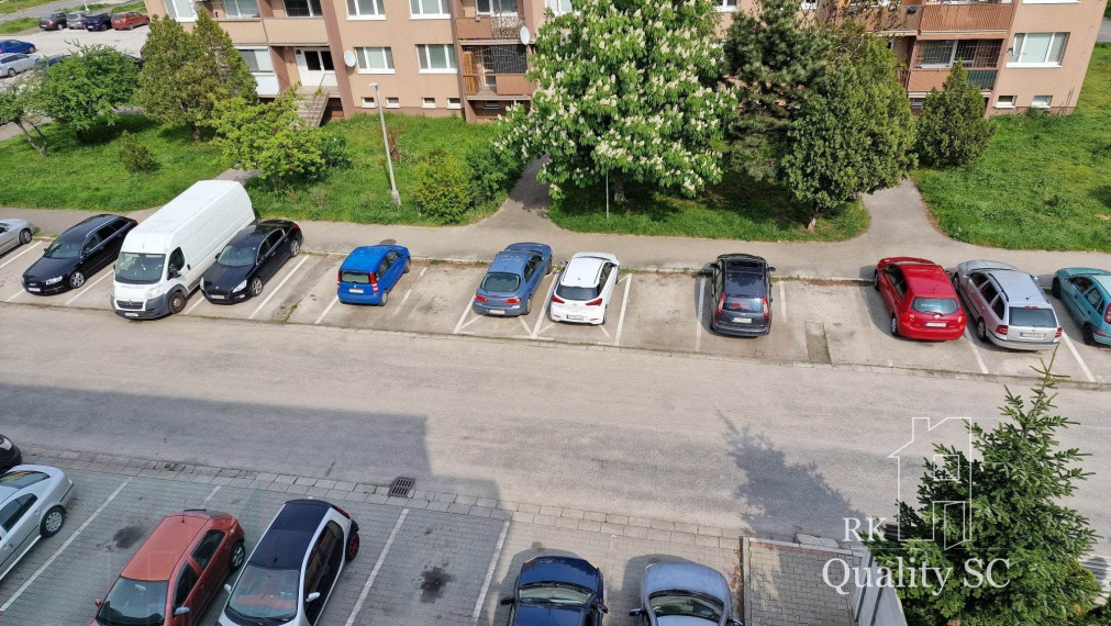 Senec - NA PREDAJ zaujímavý 3 izbový byt v zateplenej bytovke v blízkosti Strieborného jazera v Senci