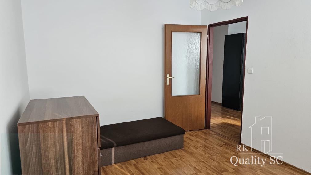 Senec - NA PREDAJ zaujímavý 3 izbový byt v zateplenej bytovke v blízkosti Strieborného jazera v Senci