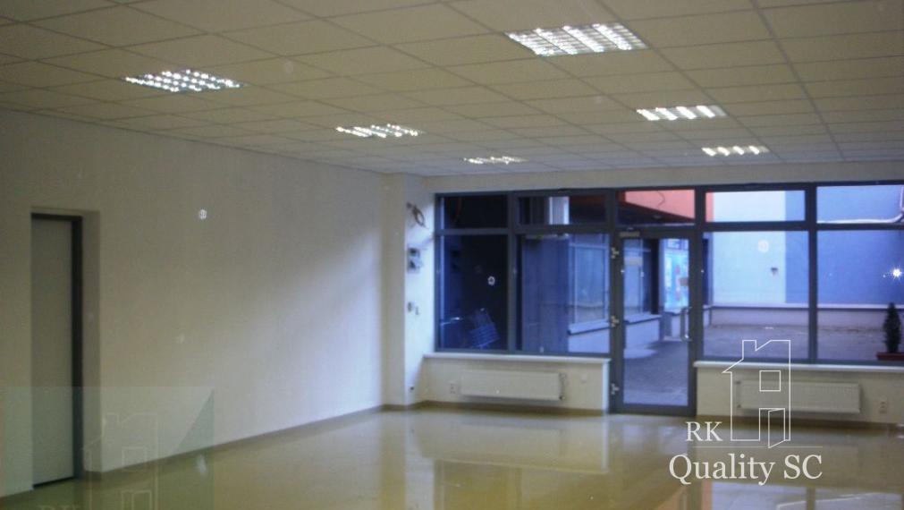 SENEC - NA PRENÁJOM – KANCELÁRSKY PRIESTOR v centre pri pešej zóne 
