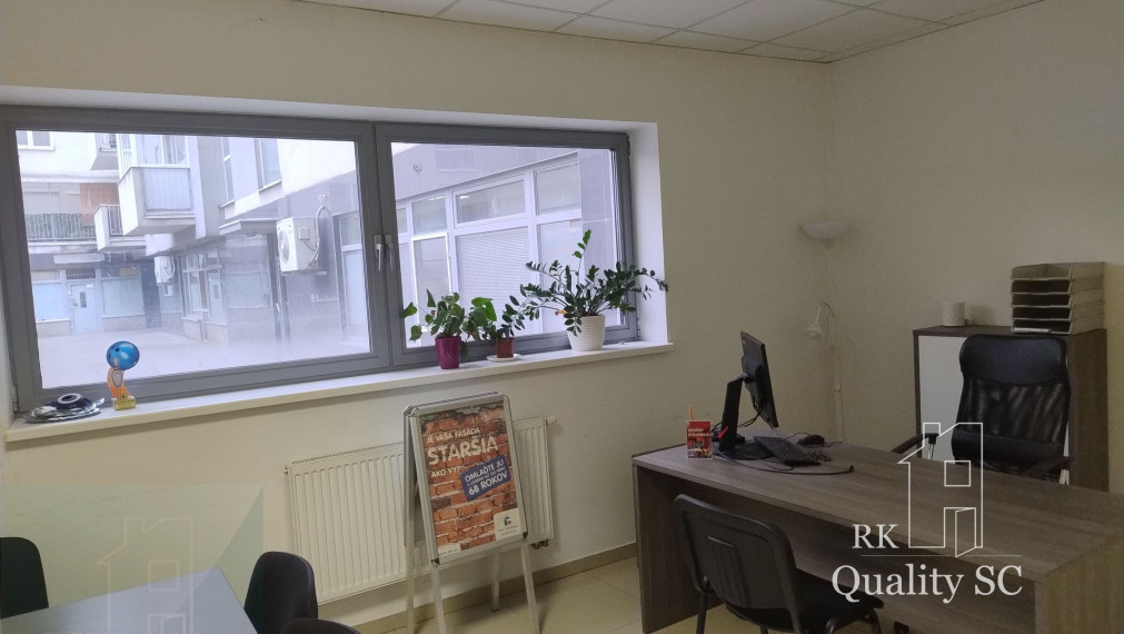 SENEC - NA PRENÁJOM – KANCELÁRSKY PRIESTOR v centre pri pešej zóne 