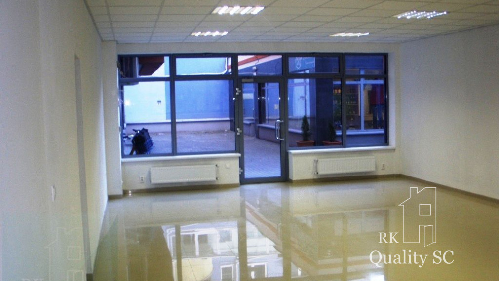 SENEC - NA PRENÁJOM – KANCELÁRSKY PRIESTOR v centre pri pešej zóne 
