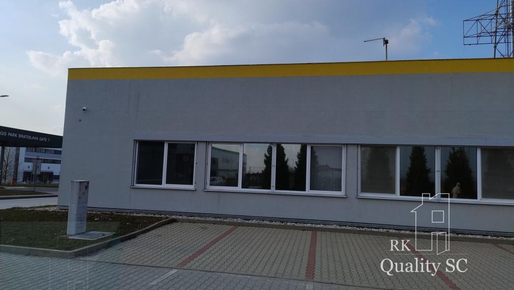 SENEC - NA PREDAJ – administratívna budova  s vysokým štandardom a parkoviskom - Diaľničná ul.