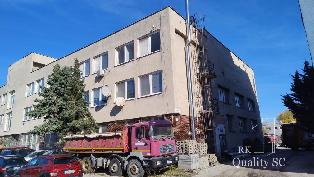 NA PREDAJ – skladový objekt s ubytovňou a kanceláriami v Bratislave III