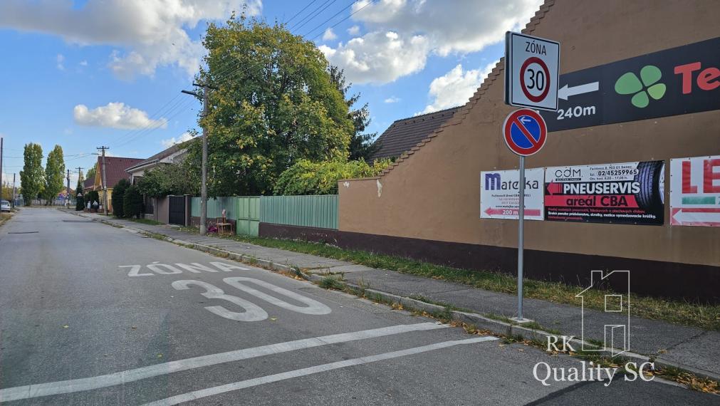 SENEC – EXKLUZÍVNE IBA U NÁS – TOP INVESTÍCIA: rodinný dom s obrovským potenciálom v centre Senca - ul. SNP
