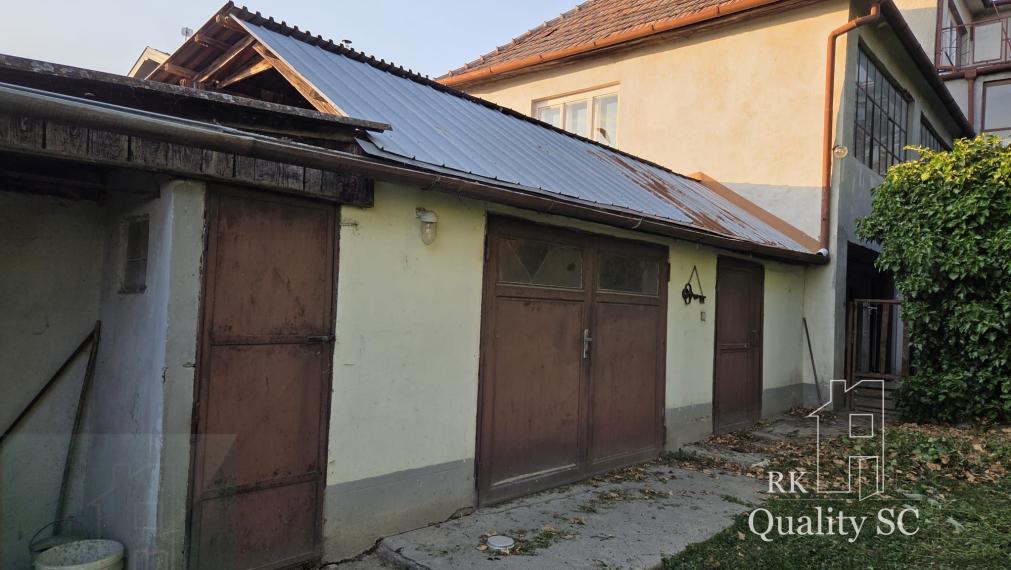 okr. GALANTA - PUSTÉ ÚĽANY - NA PREDAJ starší rodinný dom v pôvodnom stave - dvojgeneračný s veľkým potenciálom