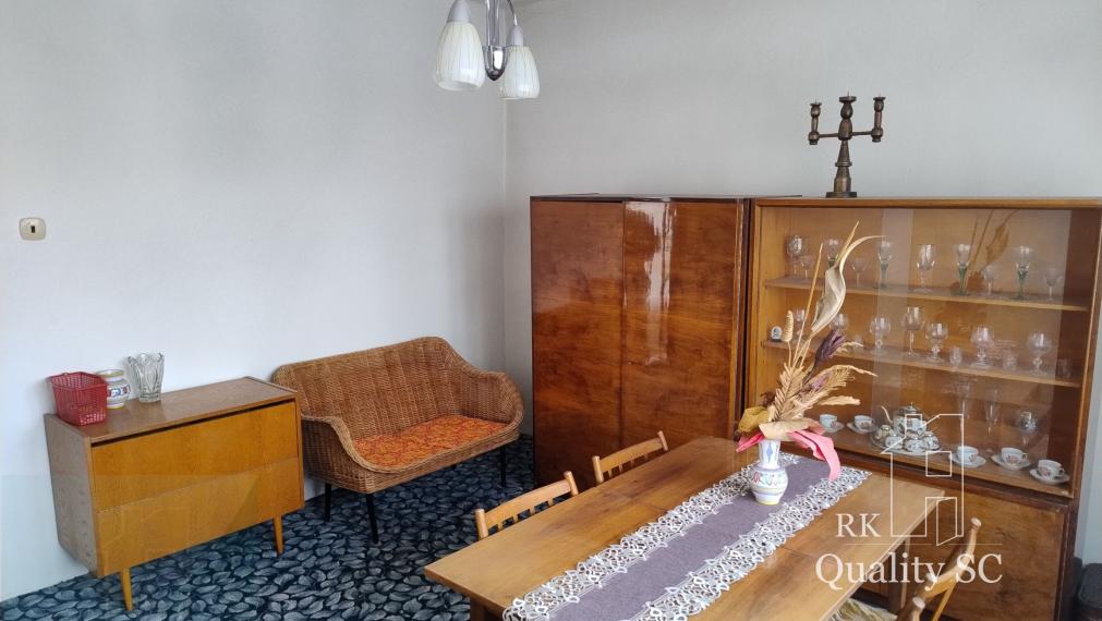 okr. GALANTA - PUSTÉ ÚĽANY - NA PREDAJ starší rodinný dom v pôvodnom stave - dvojgeneračný s veľkým potenciálom