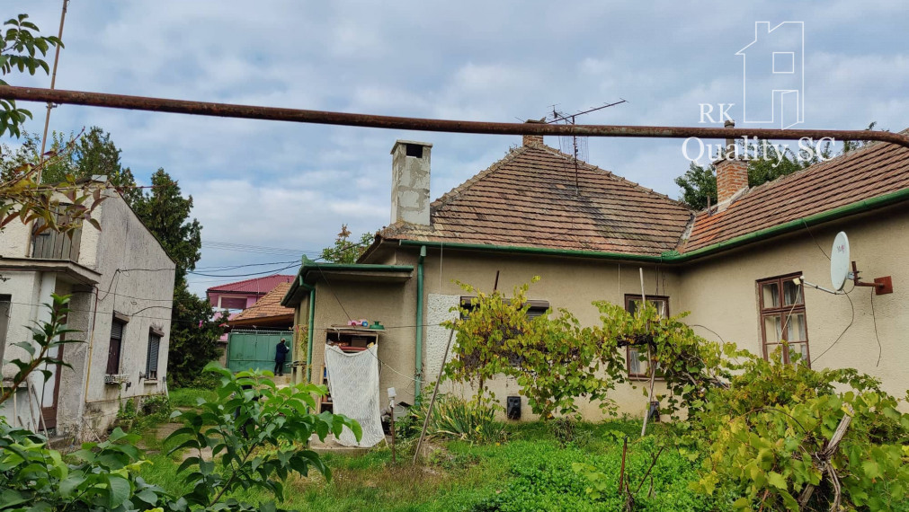 SENEC – PREDÁME starší rodinný dom na veľkom pozemku na Nitrianskej ulici v Senci