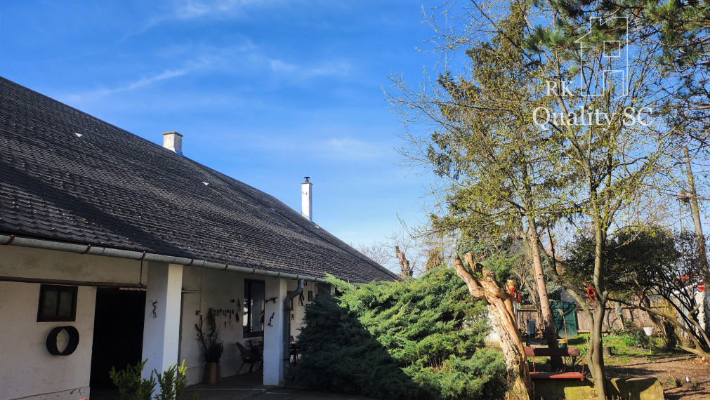 okr. Senec - Miloslavov - NA PREDAJ čarovný historický dom v centre obce