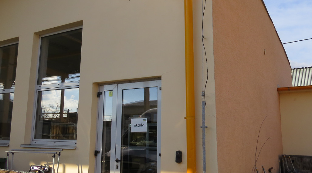 SENEC NA PRENÁJOM ČASŤ - priemyselného  areálu po rekonštrukcii s výbornou dostupnosťou